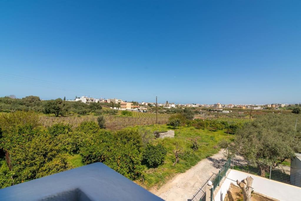 Olive Apartment Near The Beach Gazi Exterior photo